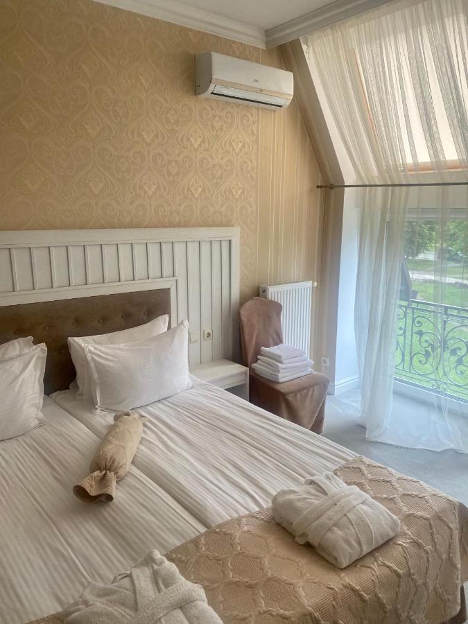 Boutique Hotel Deluxe Kamjanets-Podilsky Buitenkant foto