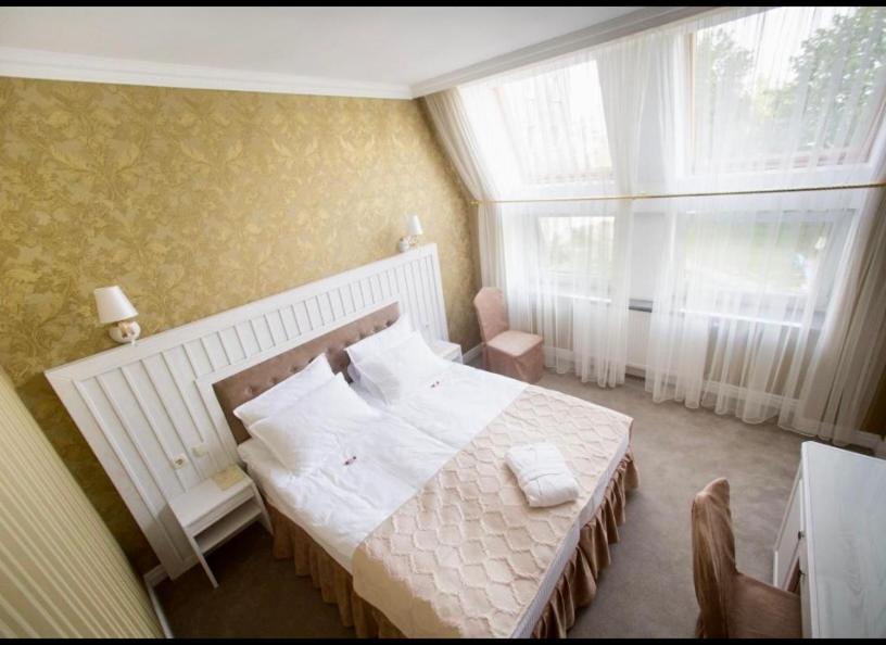 Boutique Hotel Deluxe Kamjanets-Podilsky Buitenkant foto