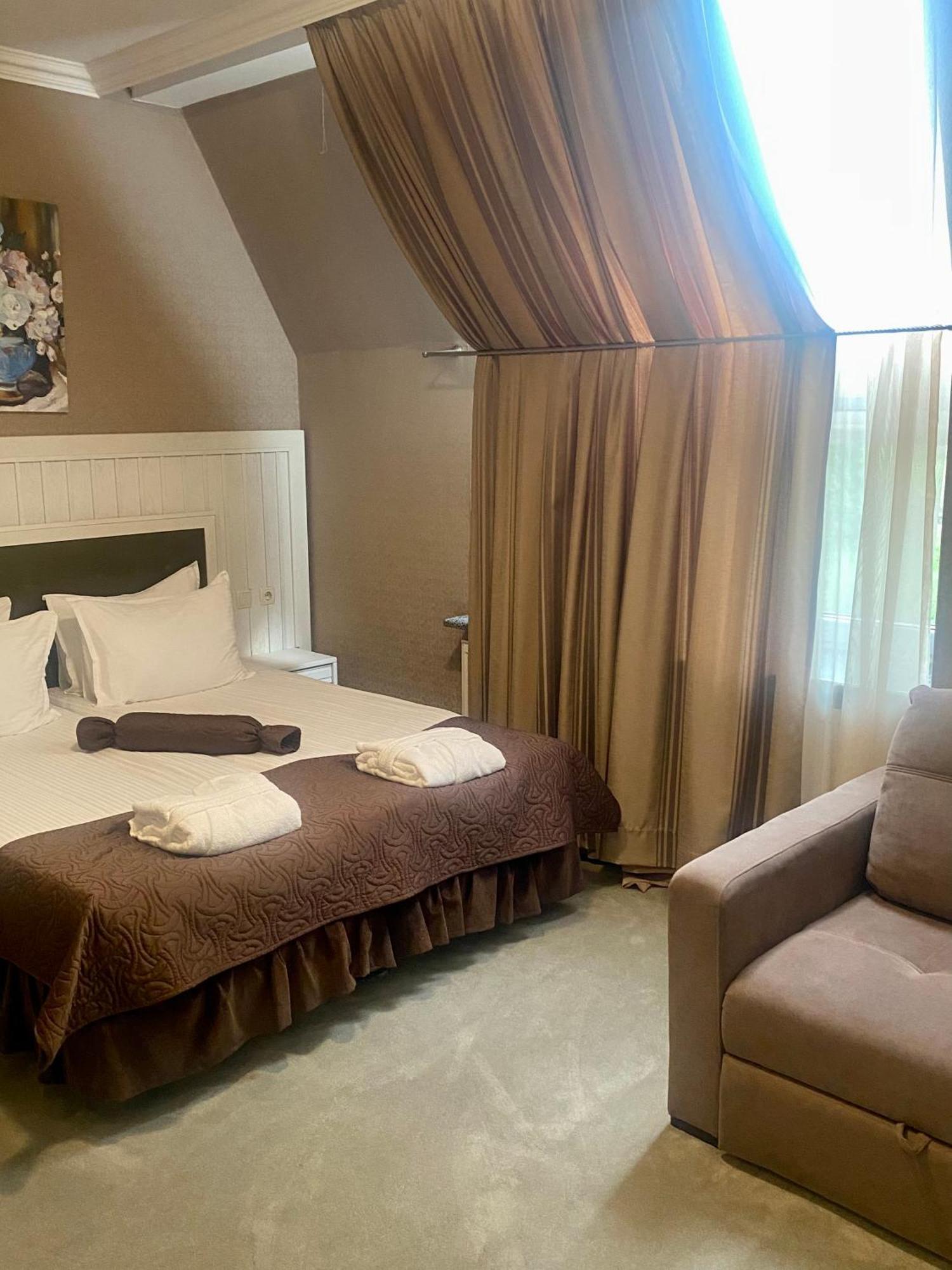 Boutique Hotel Deluxe Kamjanets-Podilsky Buitenkant foto