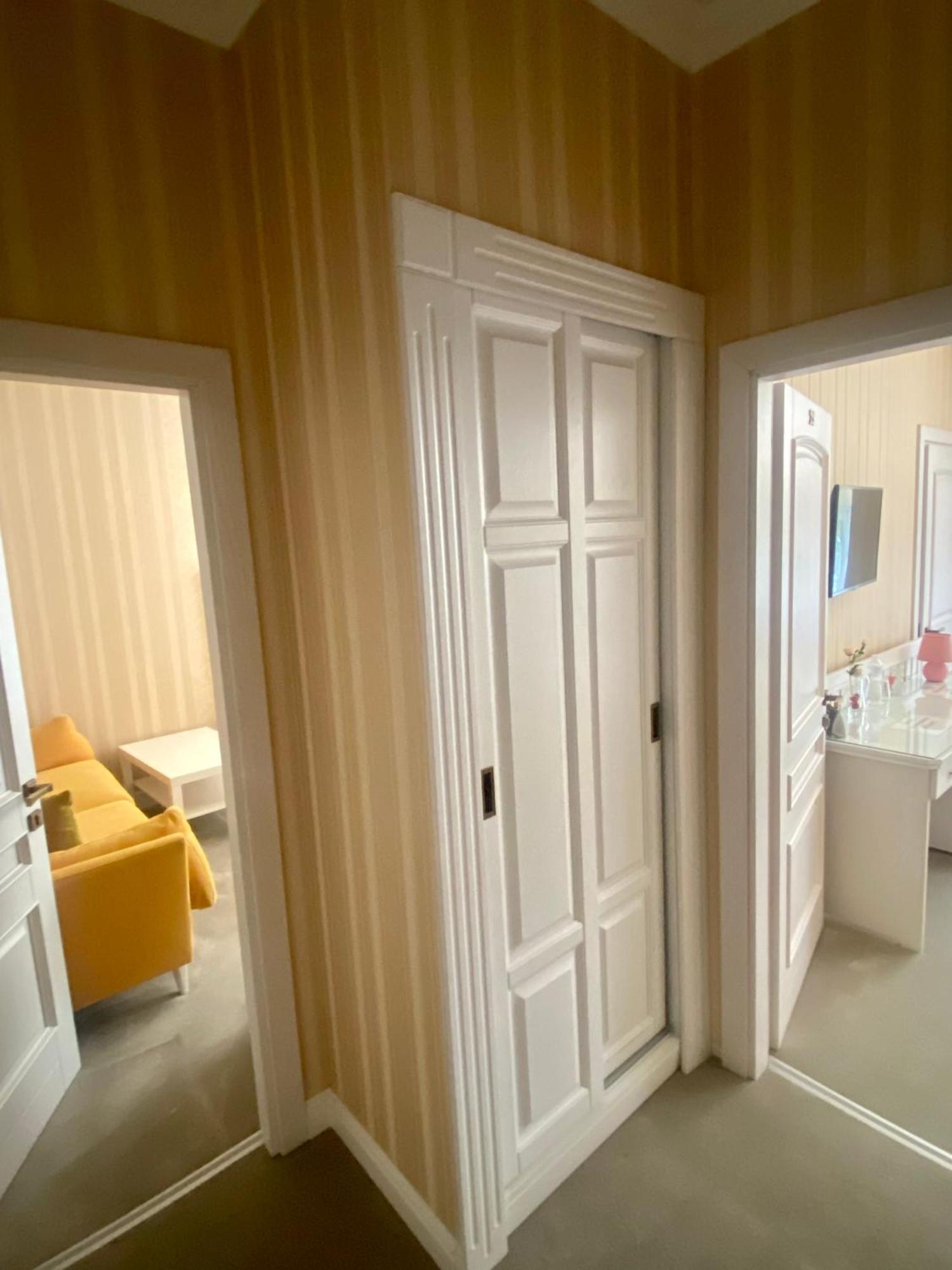 Boutique Hotel Deluxe Kamjanets-Podilsky Buitenkant foto