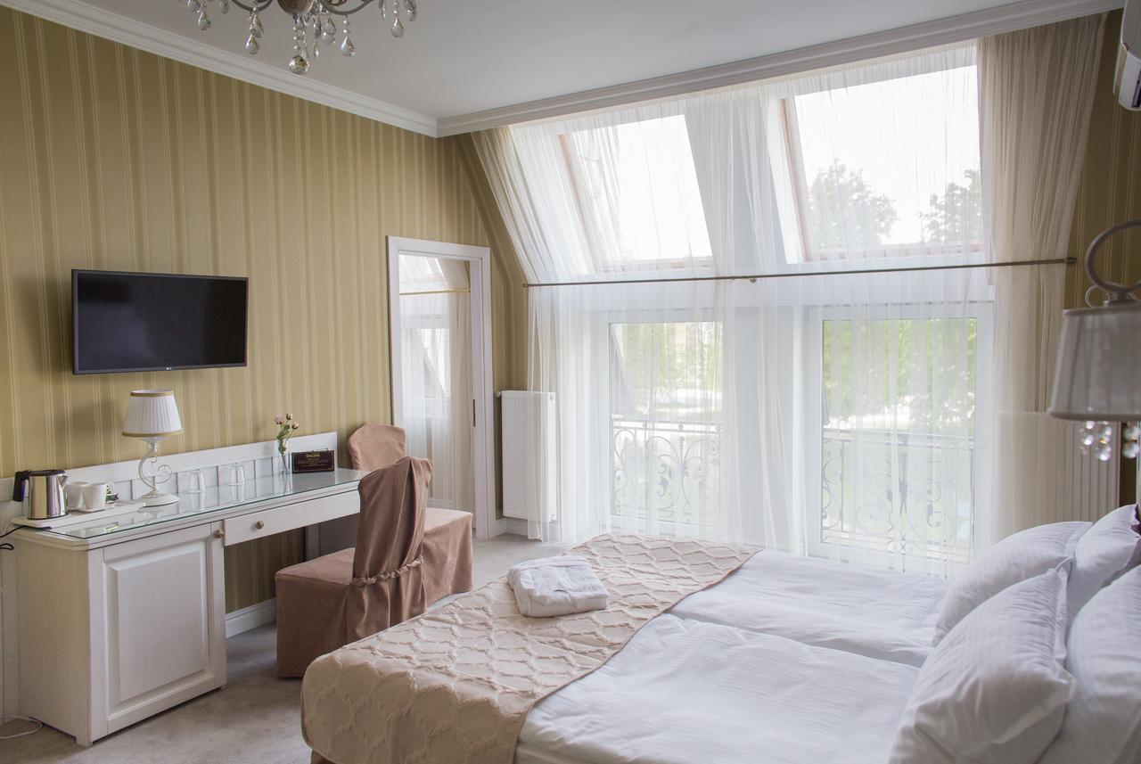 Boutique Hotel Deluxe Kamjanets-Podilsky Buitenkant foto
