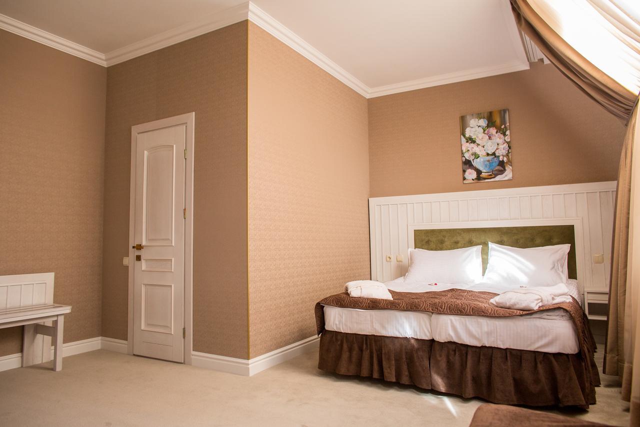 Boutique Hotel Deluxe Kamjanets-Podilsky Buitenkant foto