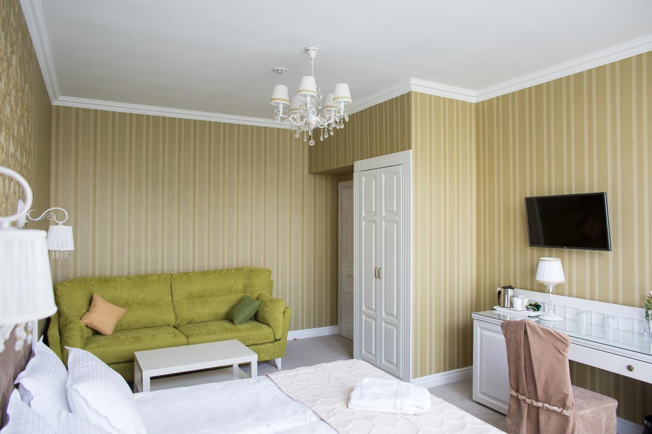 Boutique Hotel Deluxe Kamjanets-Podilsky Buitenkant foto