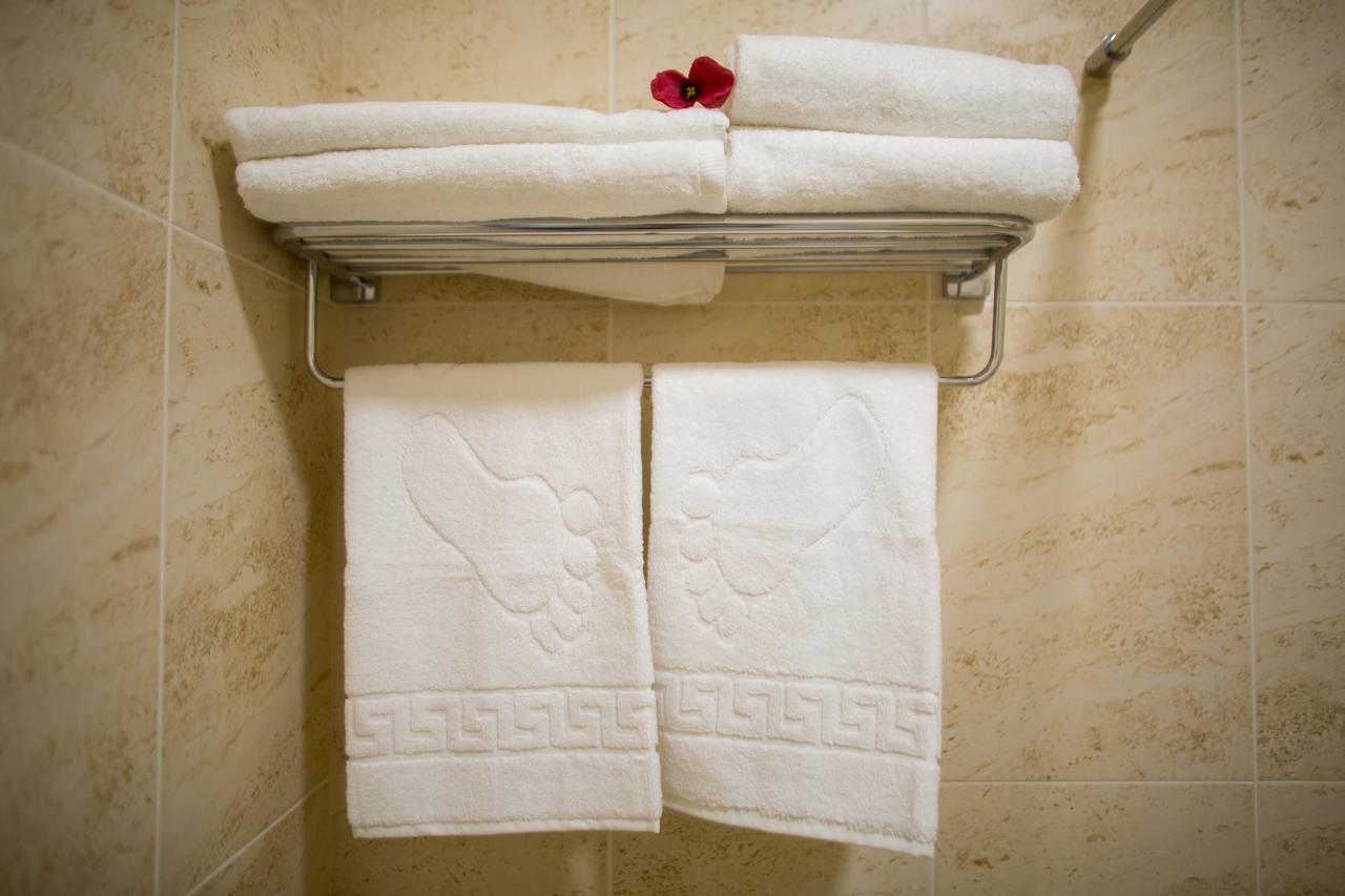 Boutique Hotel Deluxe Kamjanets-Podilsky Buitenkant foto